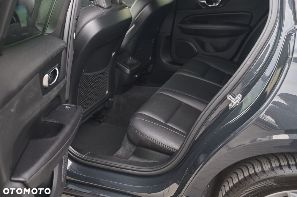 Volvo V60 D3 Geartronic Momentum Pro - 28