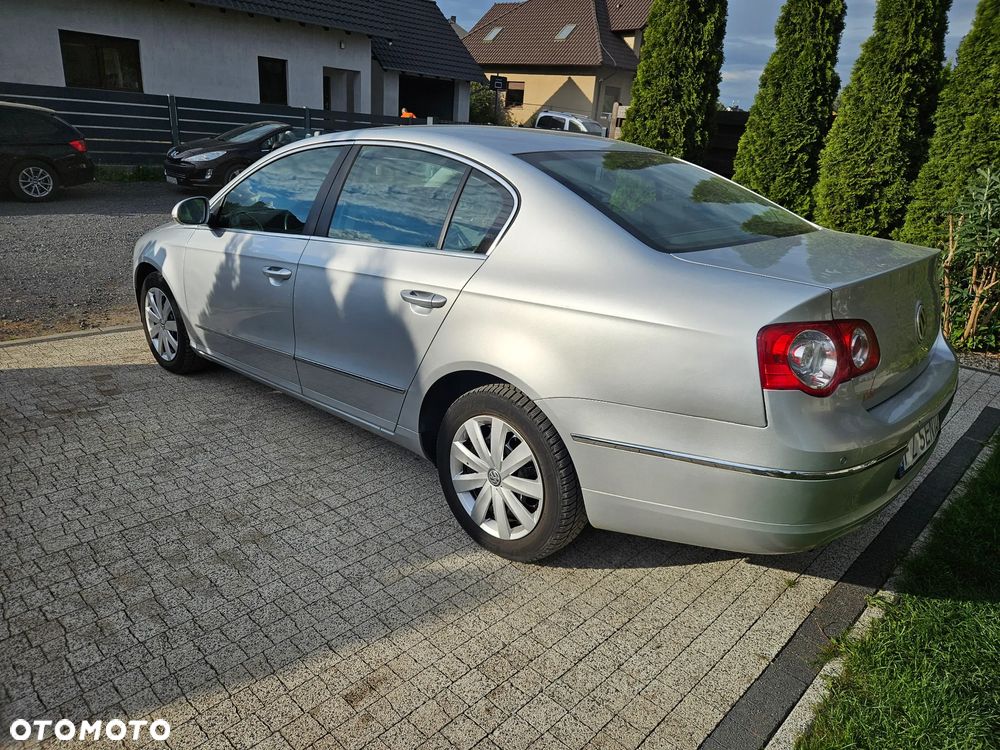 Volkswagen Passat 2.0 FSI Comfortline - 6