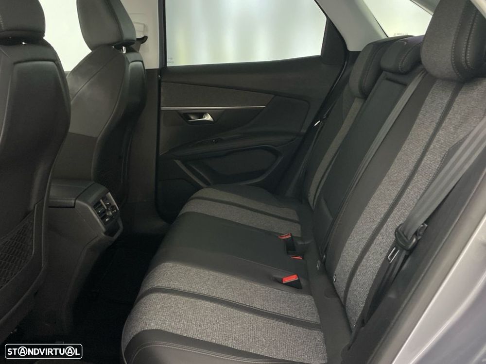 Peugeot 3008 1.2 PureTech Allure EAT6 - 12