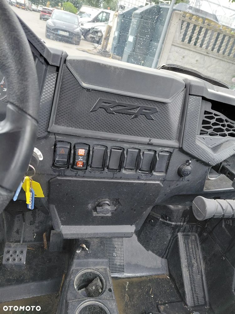 Polaris RZR - 11