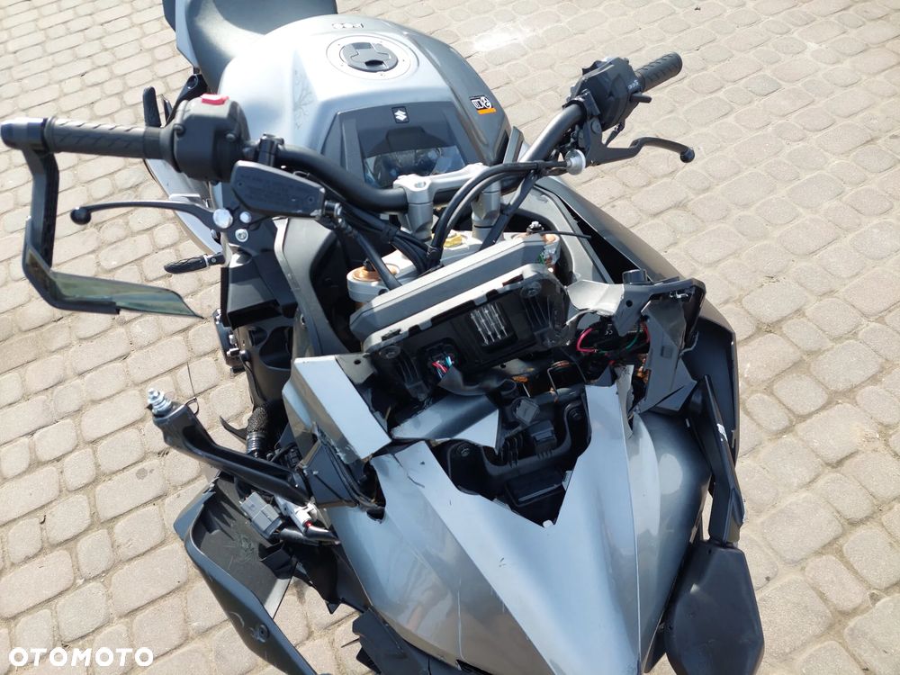 Suzuki GSX 1000 - 14