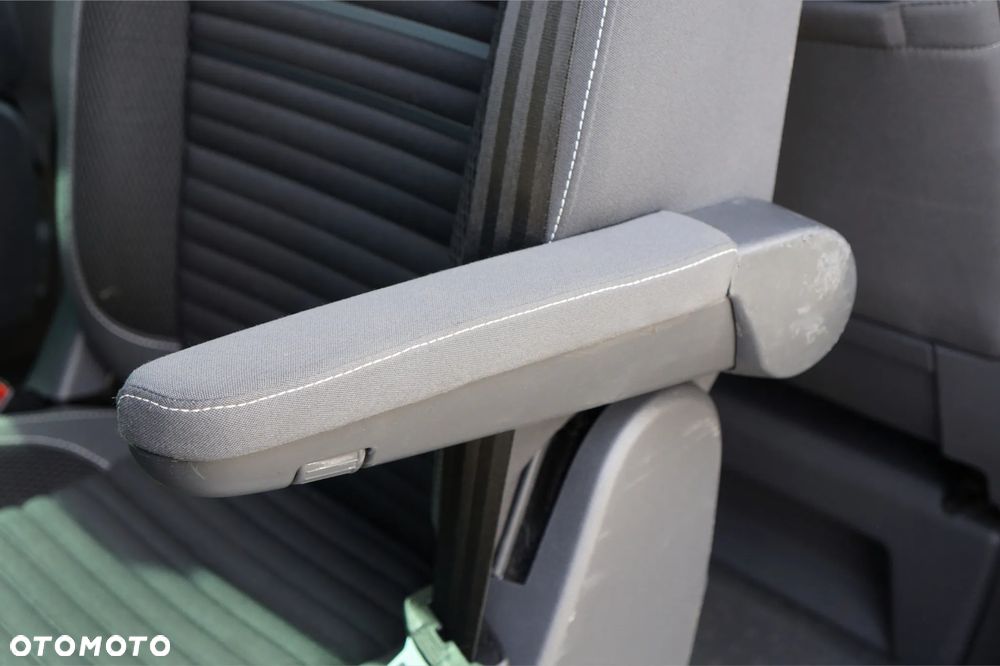 Volkswagen Multivan - 20