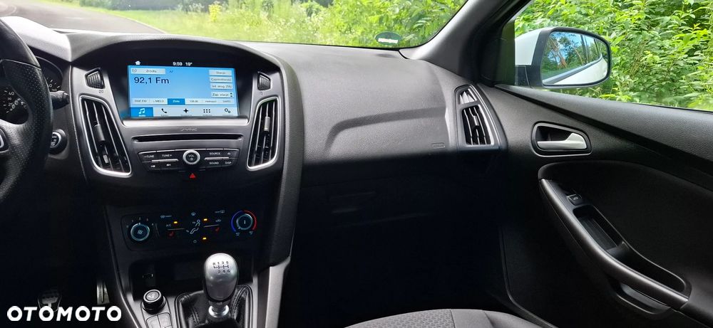 Ford Focus 1.5 EcoBoost ST-Line - 15
