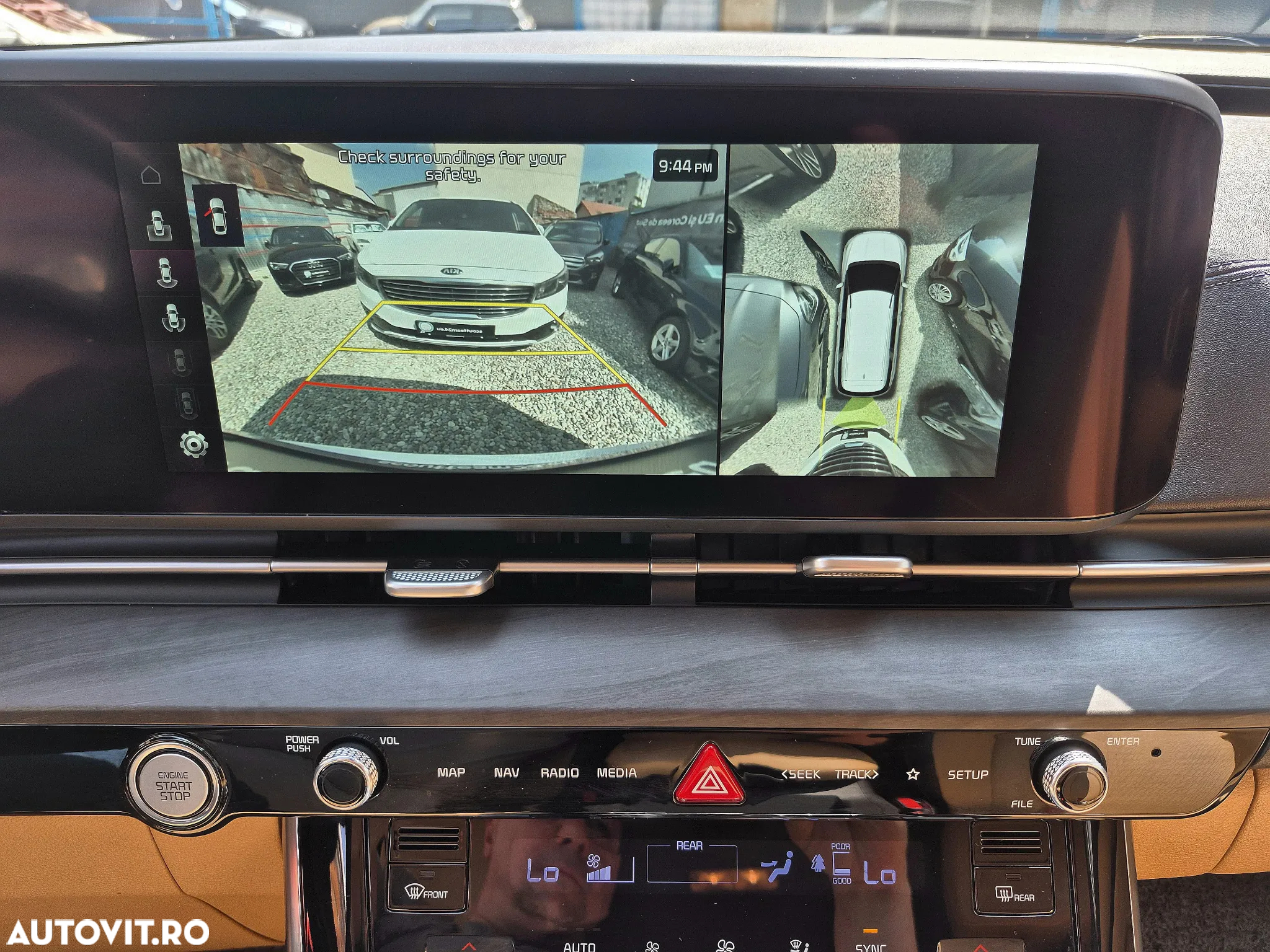 Kia Carnival - 16
