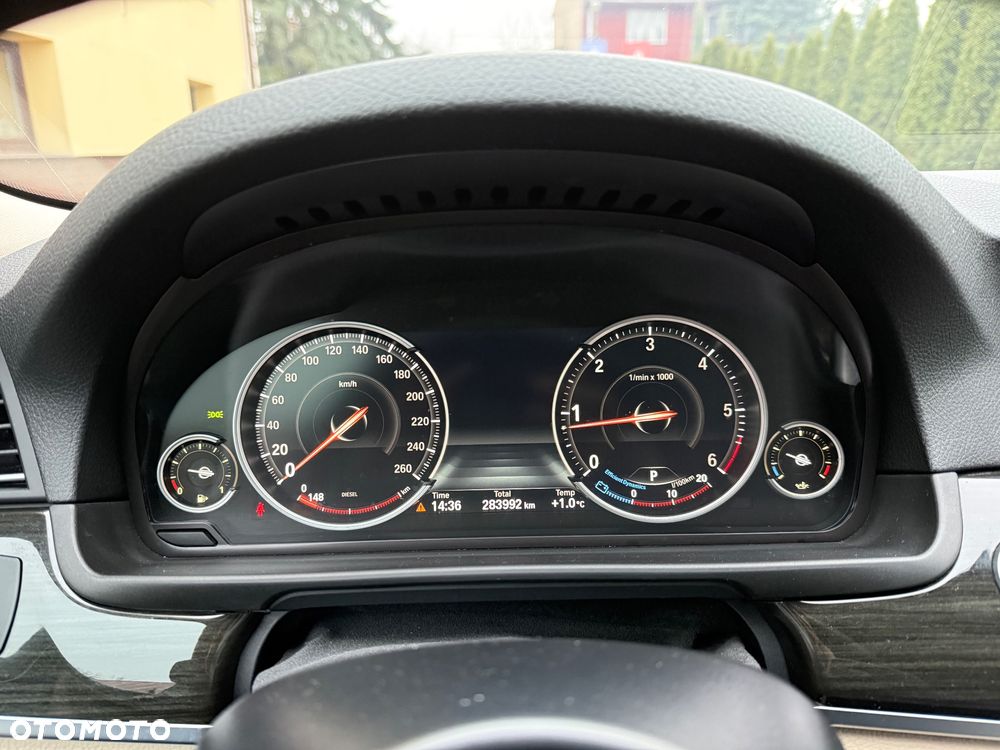 BMW Seria 5 525d Luxury Line - 26