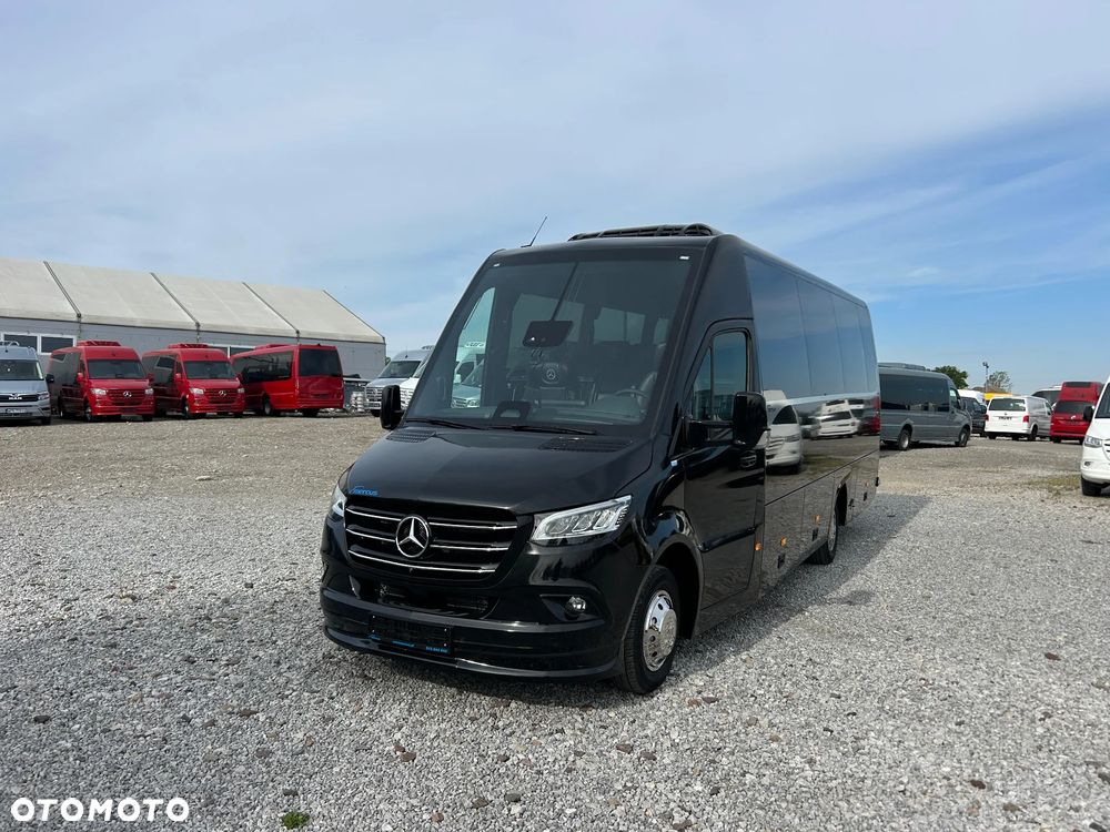 Mercedes-Benz Sprinter 519 - 12