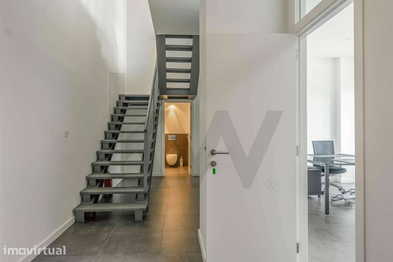 Duplex no Parque das Nações com potencial para habitação - Grande imagem: 3/30