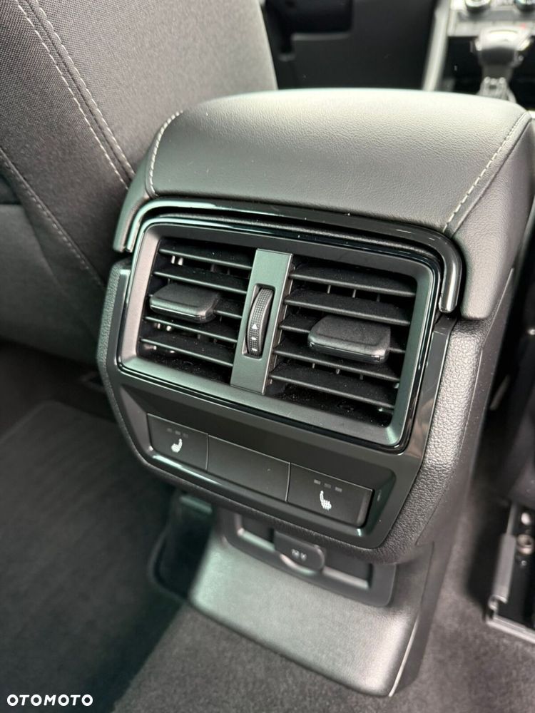 Skoda Karoq 1.5 TSI ACT Sportline DSG - 28