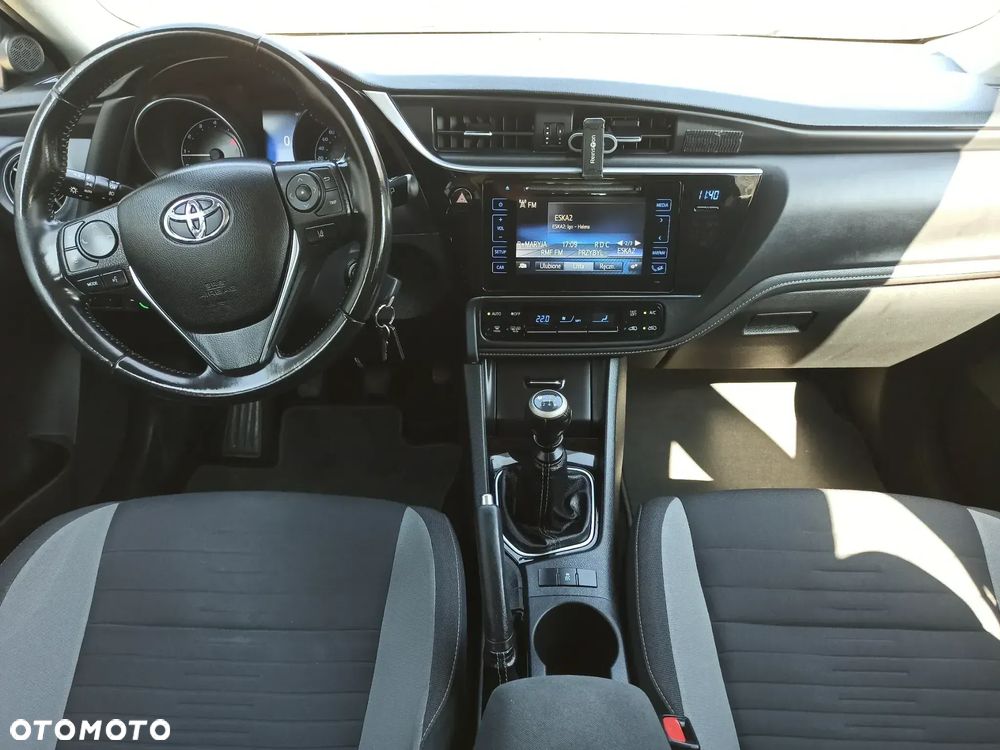 Toyota Auris 1.6 Premium - 6