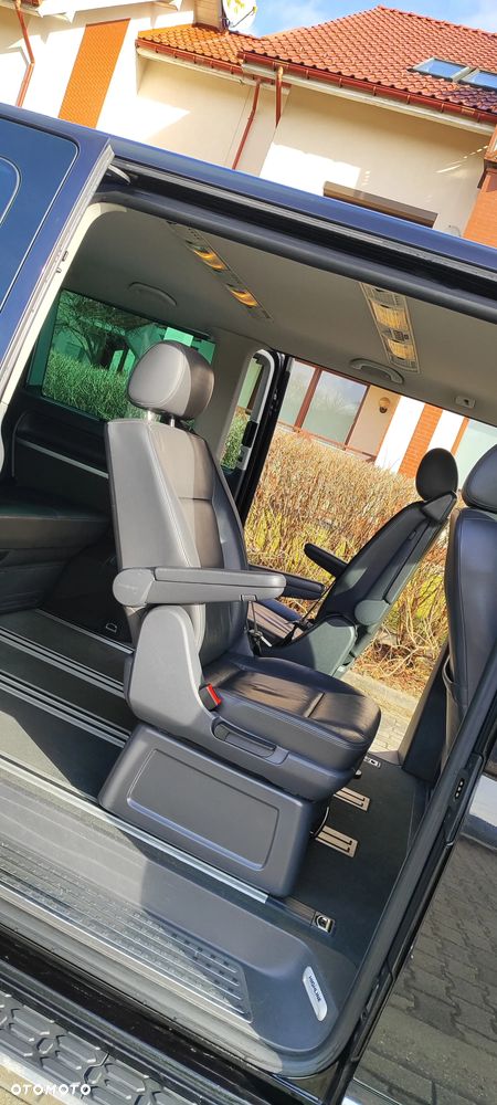 Volkswagen Multivan - 10