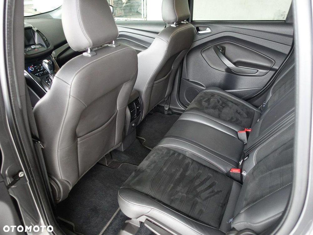 Ford Kuga 2.0 TDCi AWD ST-Line - 17