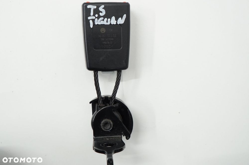 VW TIGUAN 5N 10R ZAPINKA PASA ŚRODKOWY TYŁ 5M0857753E - 2