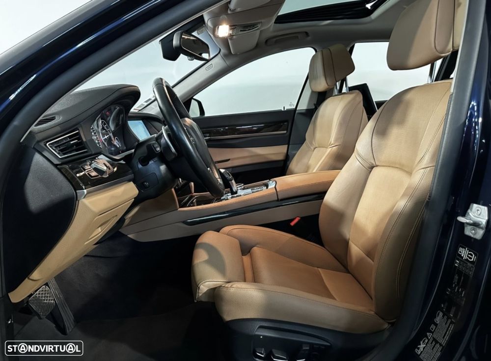 BMW 740 d xDrive - 11
