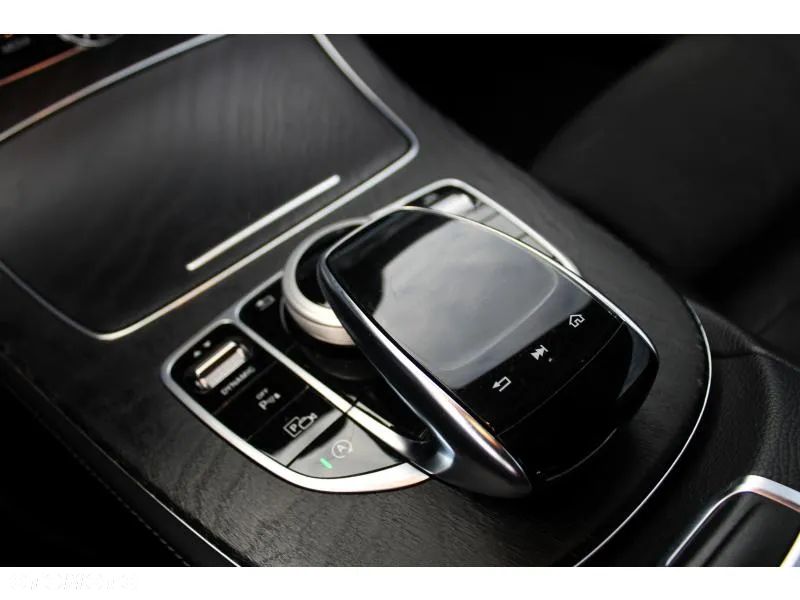 Mercedes-Benz Klasa E 220 d Coupe 4-Matic 9G-TRONIC - 19
