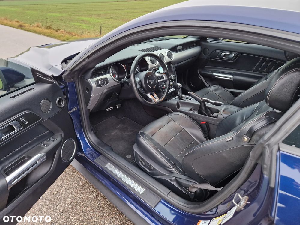 Ford Mustang - 7