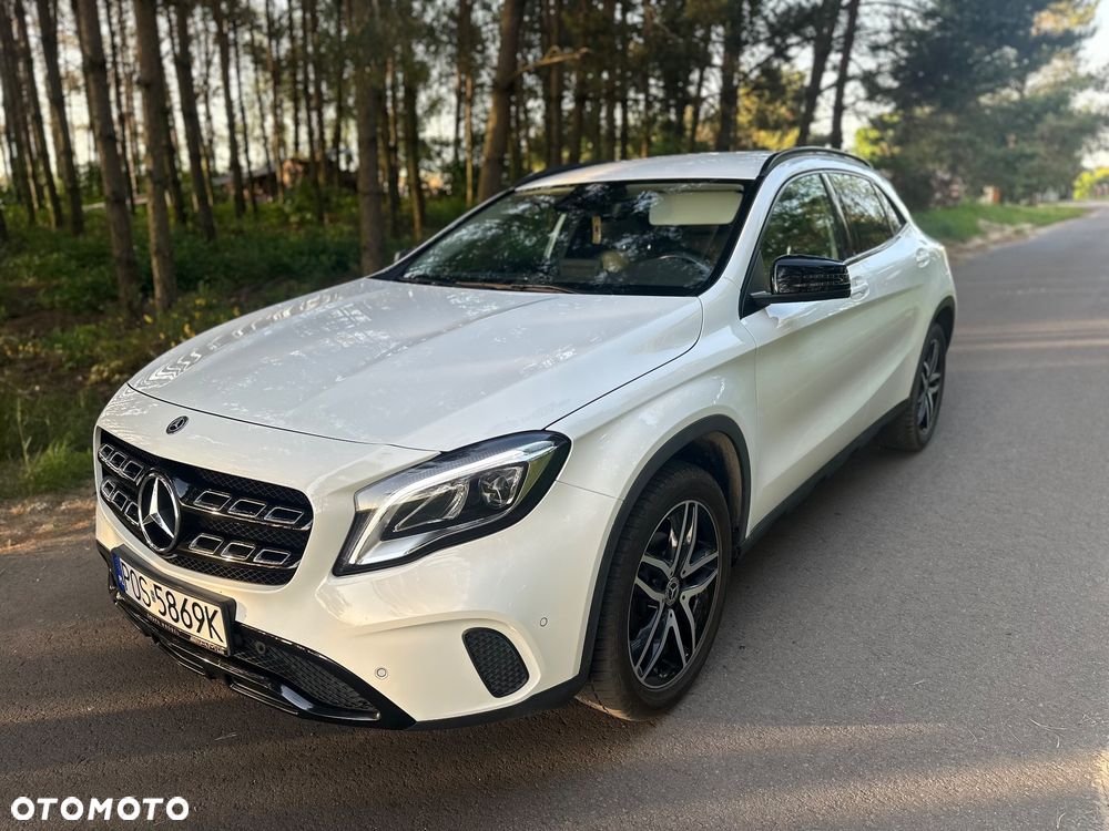 Mercedes-Benz GLA 180 7G-DCT Urban - 2
