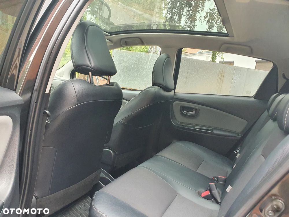 Toyota Yaris 1.5 VVT-i Lounge - 14