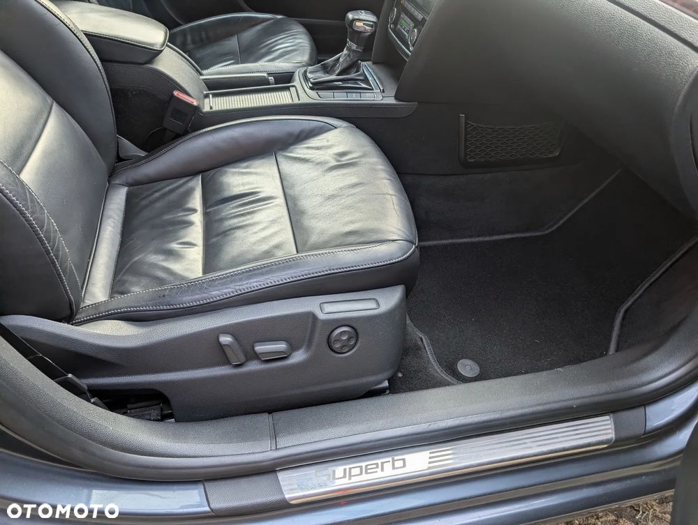 Skoda Superb 2.0 TDI Elegance DSG - 10