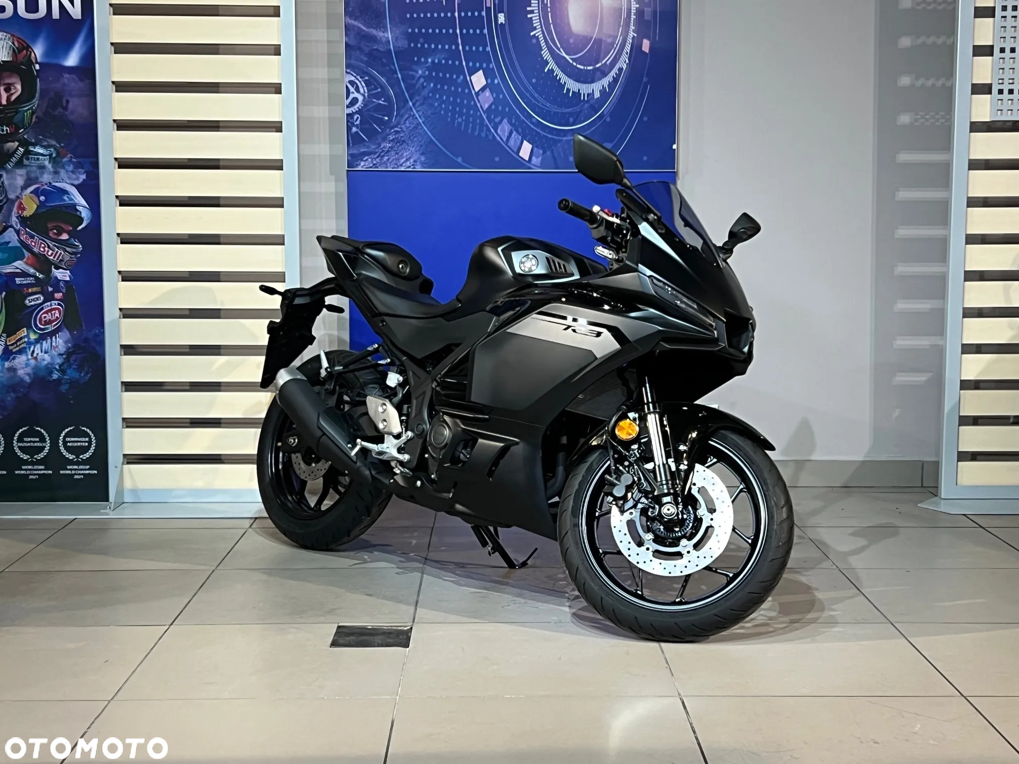 Yamaha R3 - 9