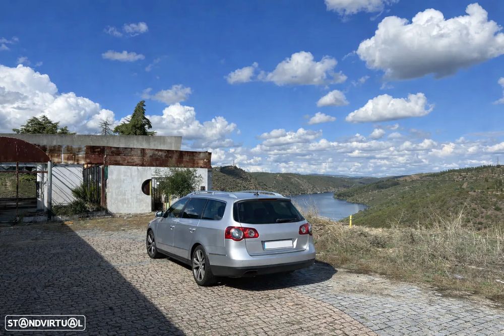 VW Passat Variant 2.0 TDI Sportline DSG - 24