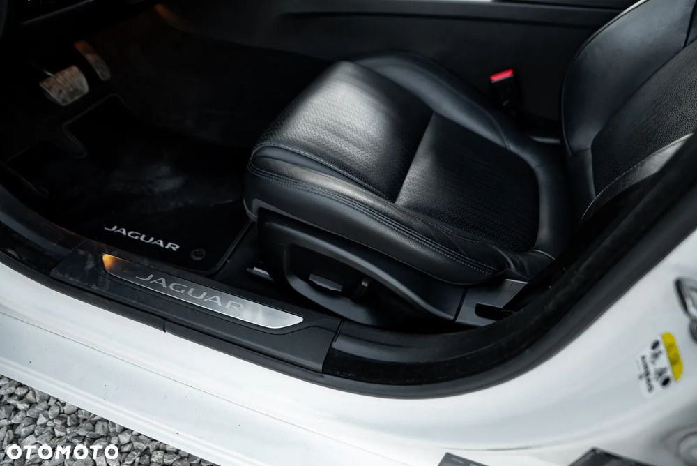 Jaguar XF 20d Prestige - 22