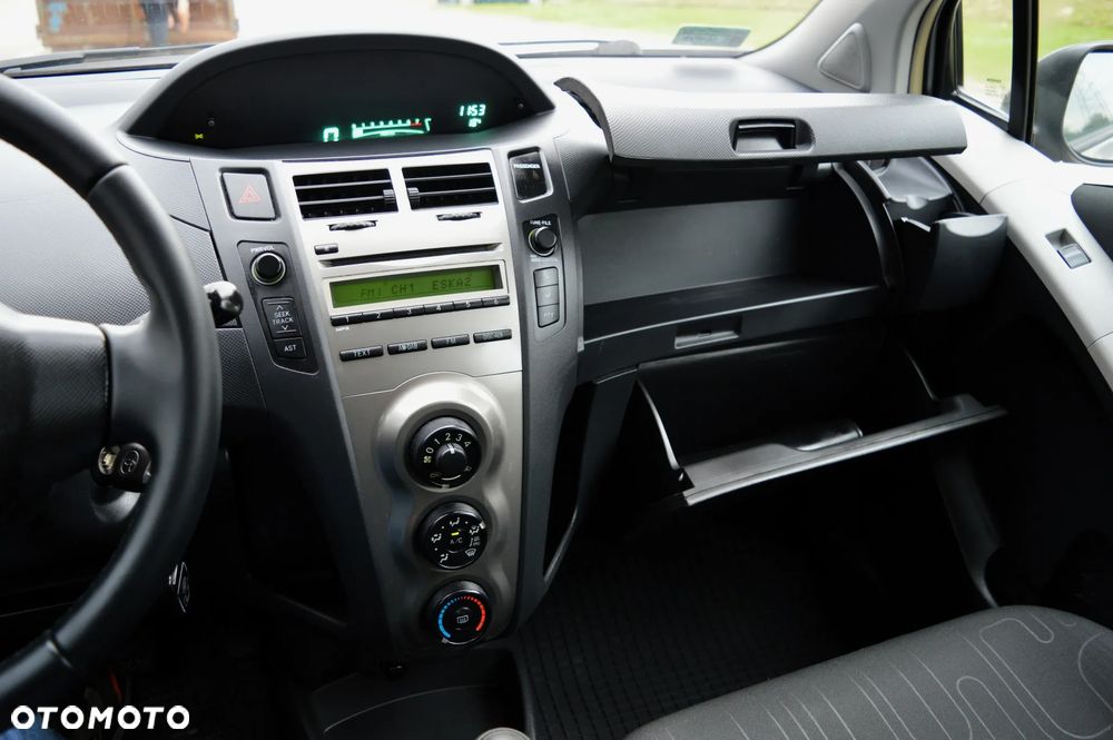 Toyota Yaris 1.0 Terra - 17