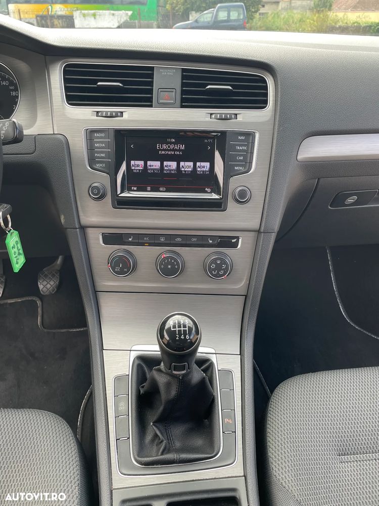 Volkswagen Golf 1.6 TDI BlueMotion Comfortline - 8
