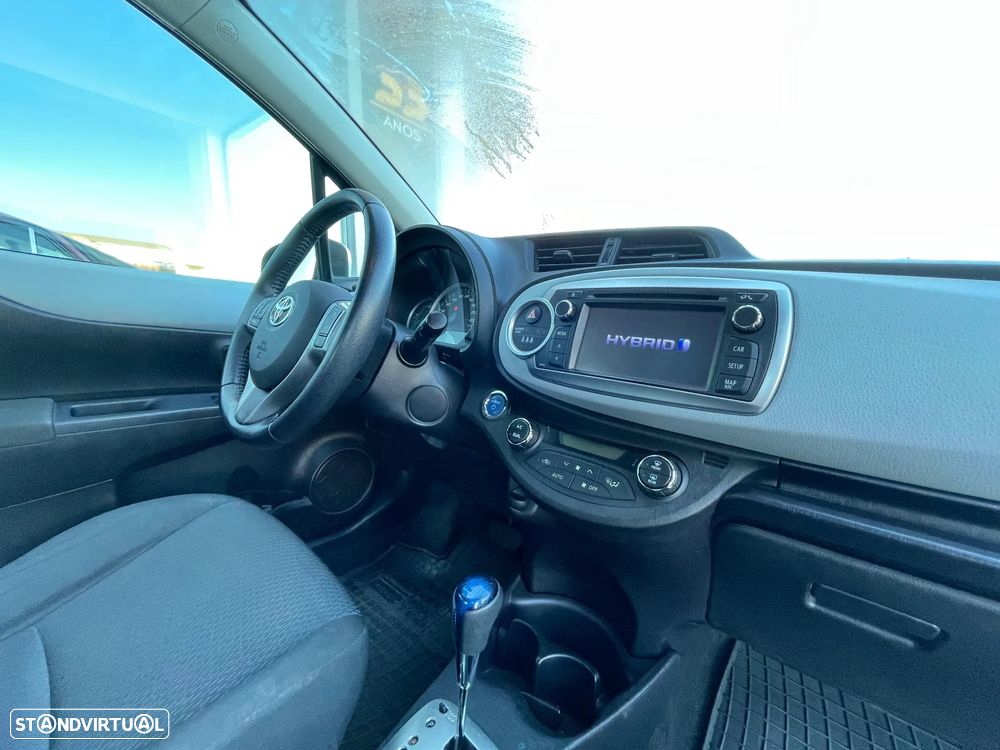 Toyota Yaris 1.5 HSD Active - 11