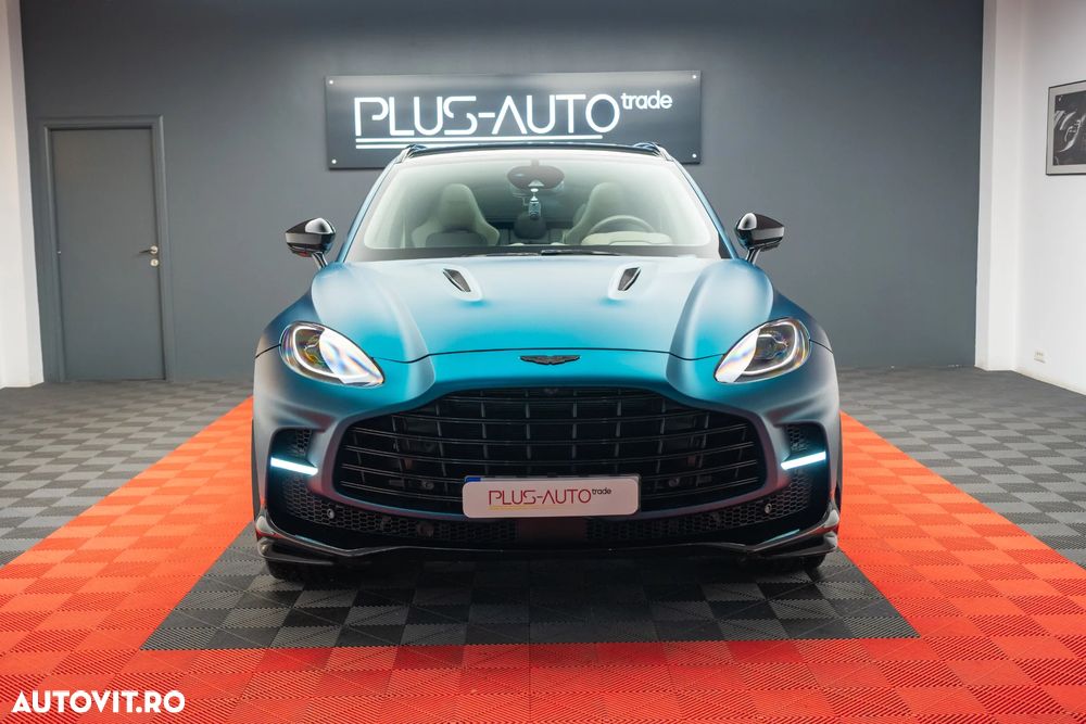 Aston Martin DBX - 3