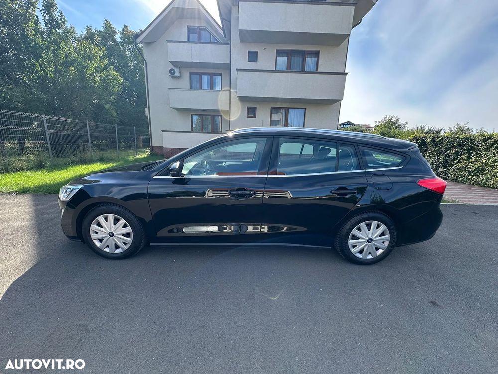 Ford Focus 1.0 EcoBoost 6MT MHEV Titanium X - 11