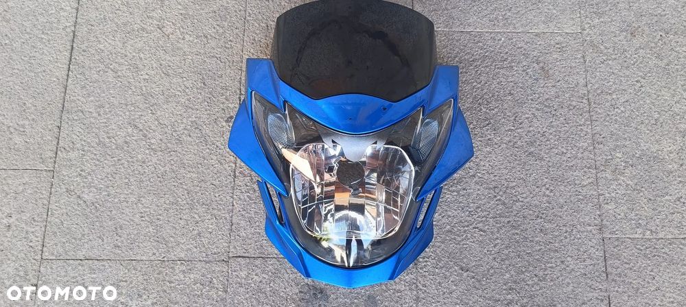 SUZUKI GSR 750 LAMPA PRZÓD REFLEKTOR CZASZA OWIEWKA STELAŻ