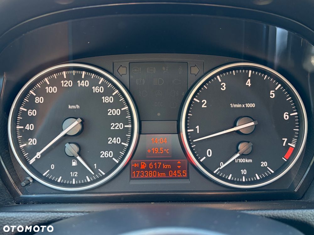 BMW Seria 3 320i - 22