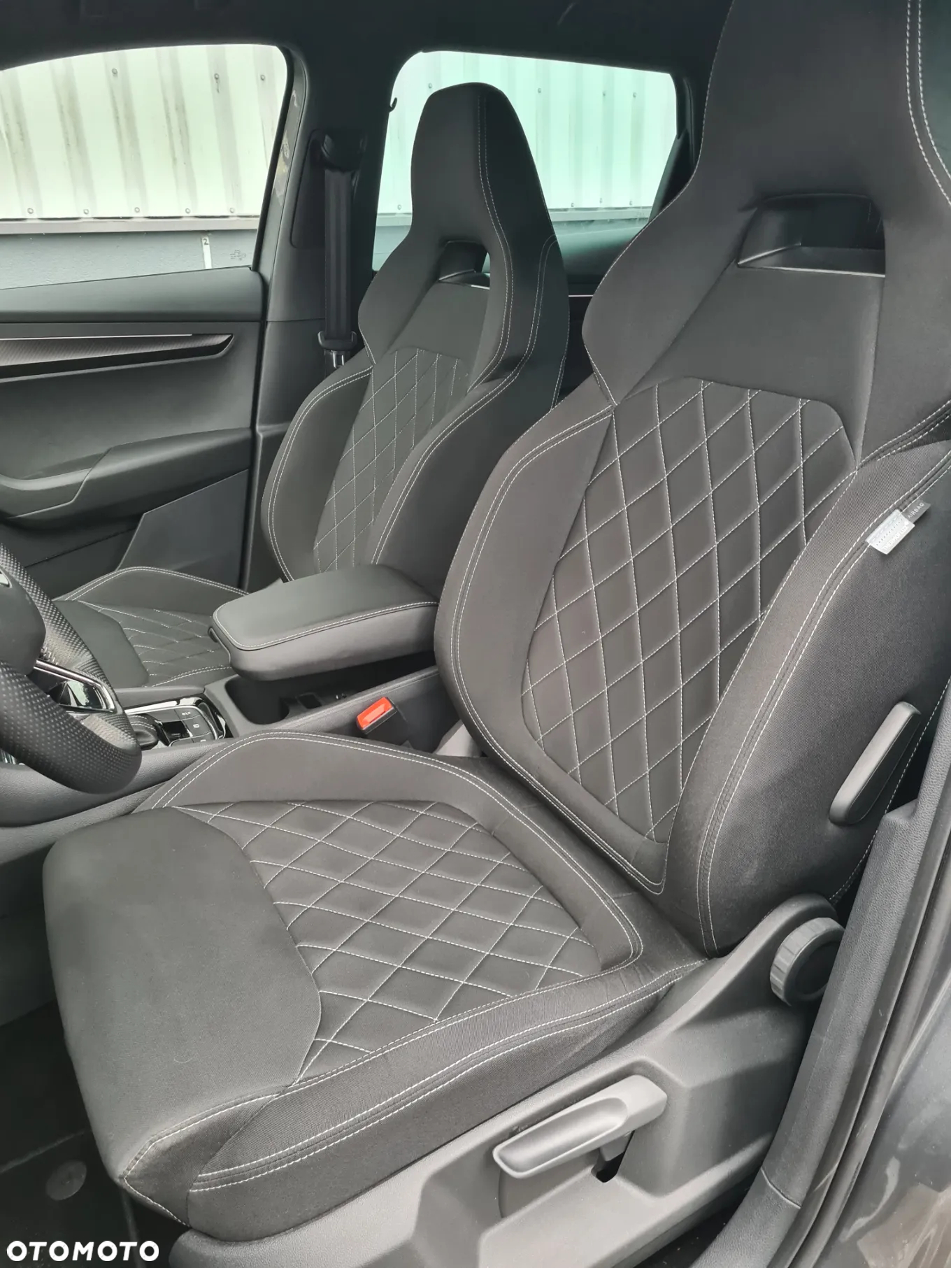 Skoda Karoq 1.5 TSI ACT 4x2 Sportline DSG - 6