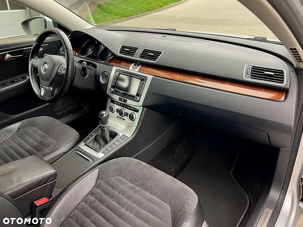 Volkswagen Passat 2.0 TDI Highline - 9