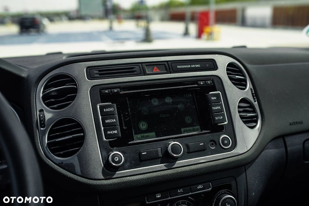 Volkswagen Tiguan 1.4 TSI BlueMotion Technology Exclusive - 36