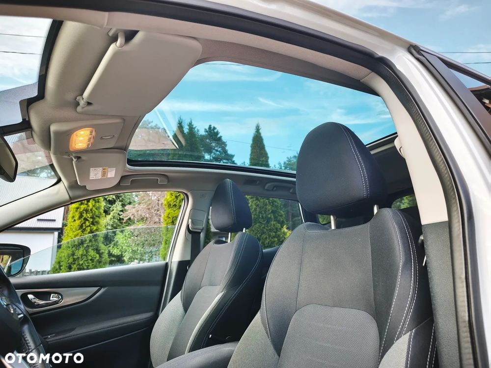 Nissan Qashqai 1.6 DIG-T N-Connecta - 25