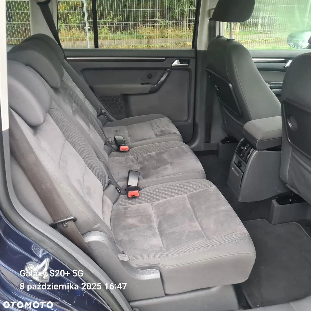 Volkswagen Touran 2.0 TDI DPF Highline - 25