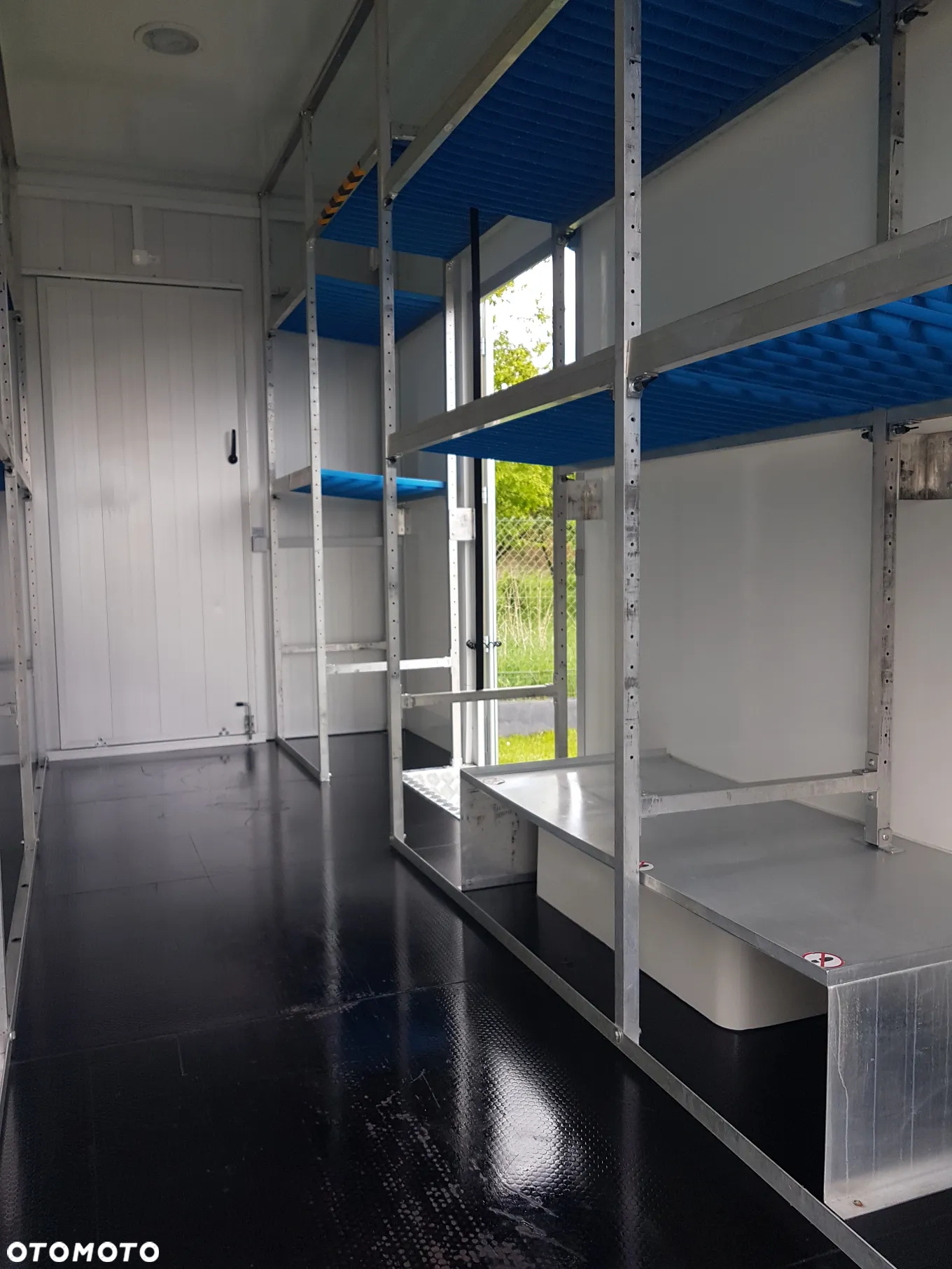 Iveco DAILY KONTENER NISKOPODŁOGOWY 4,43x2,23x2,42 SKLEP FOODTRUCK BAR KLIMA KONIOWÓZ KAMPER - 26