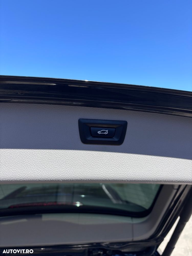 BMW Seria 3 320d Aut. - 13