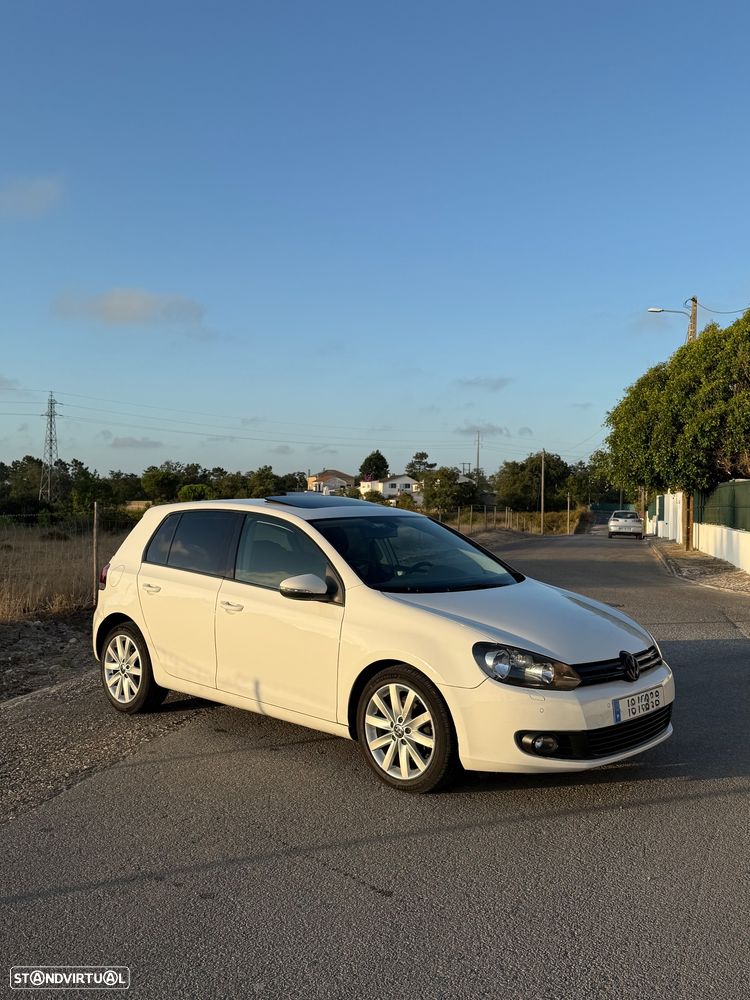 VW Golf 2.0 TDi DPF Highline - 3