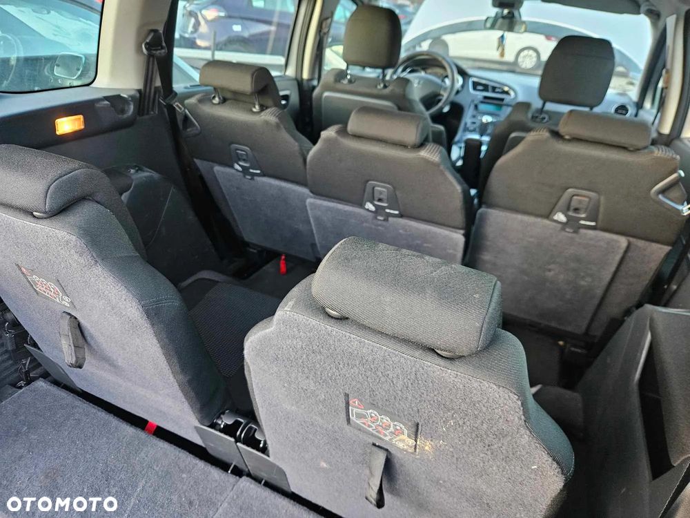 Peugeot 5008 - 12