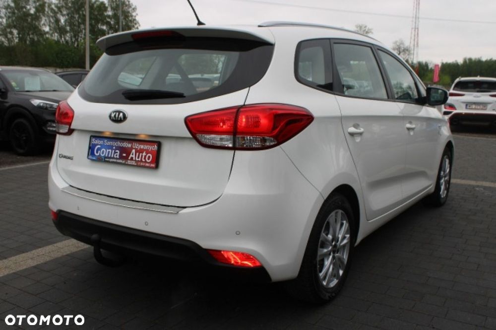 Kia Carens - 13