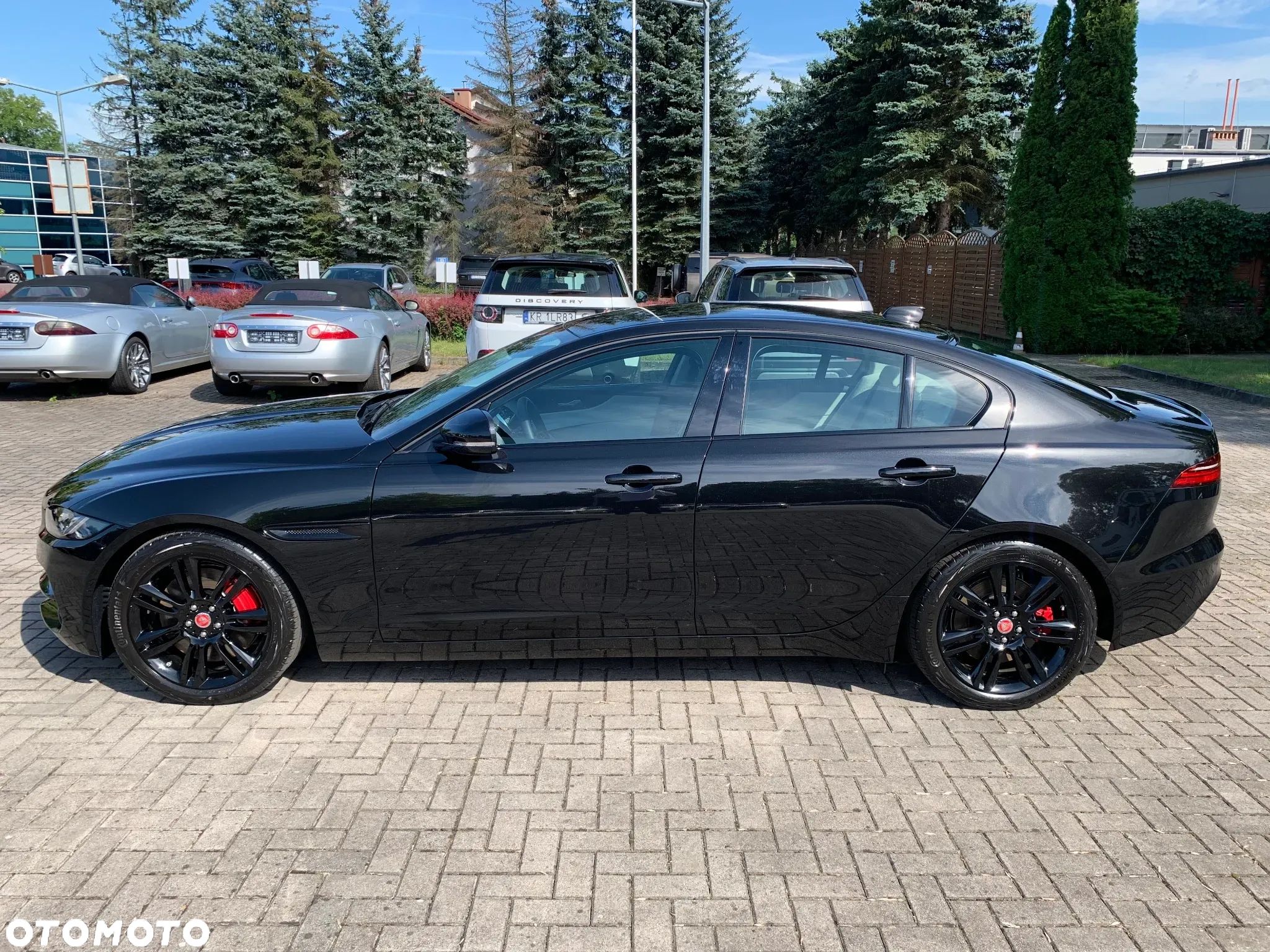 Jaguar XE 2.0 D200 mHEV R-Dynamic Black - 1