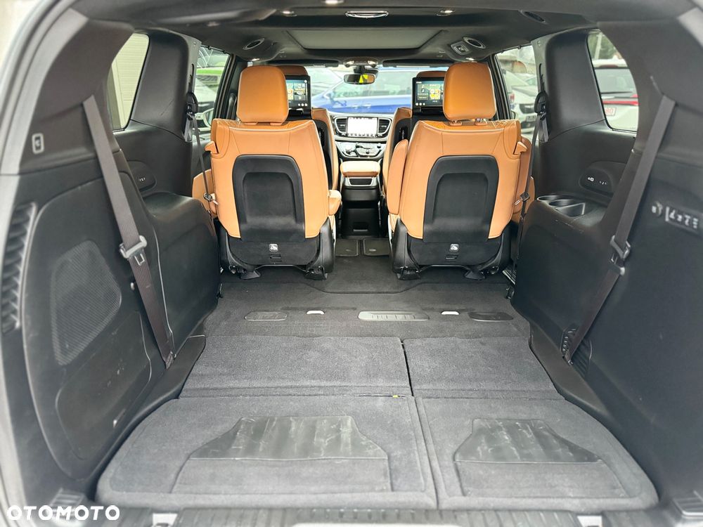 Chrysler Pacifica - 35