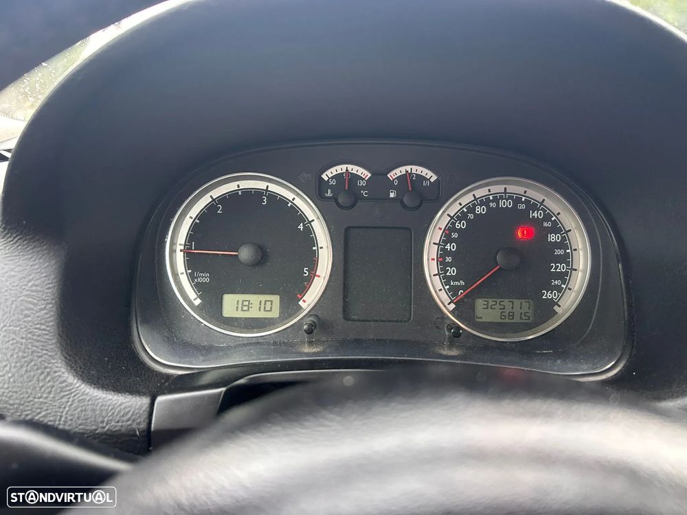 VW Golf 1.9 TDi Highline - 4