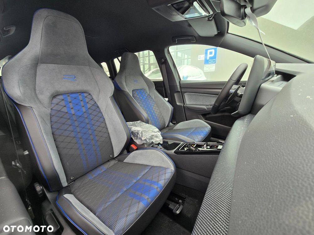 Volkswagen Golf - 24