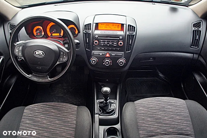 Kia Ceed - 5