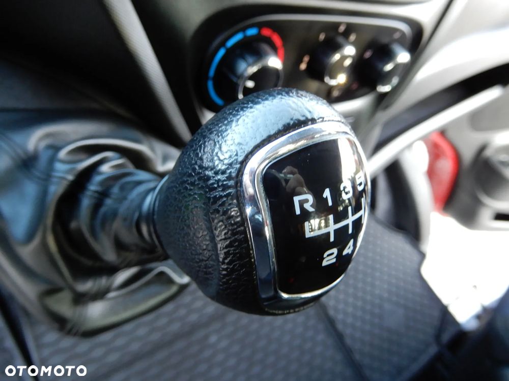 Iveco DAILY 35C16 Brygadowy Dubel Doka + Wywrotka Renomowanej Firmy RomCar Wywrot Kiper x 3 Skrzynia 3004 mm Blokada Mostu Rozstaw Osi 3750 mm HAK 3500 Stan 6-Cio Osobowy + 755 Kg Ładowność Auta Jak NOWY POLECAM - 39