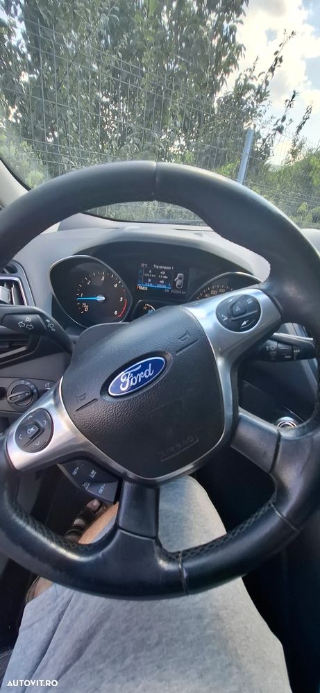 Ford Kuga - 6