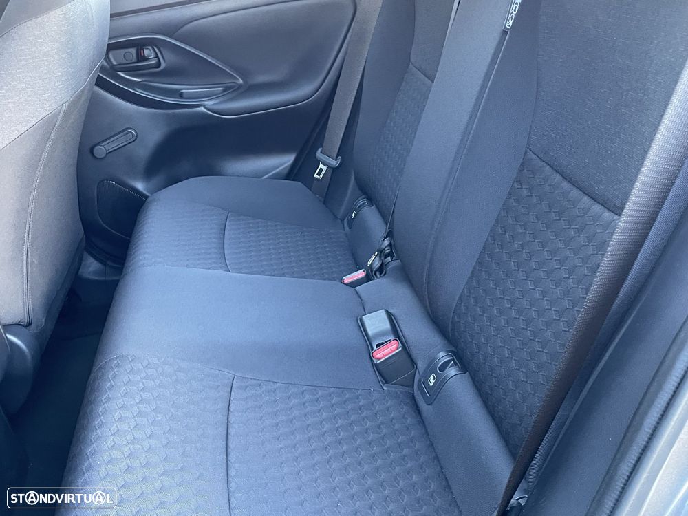 Toyota Yaris 1.5 HDF Comfort Plus - 8